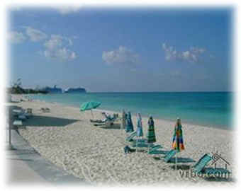 CAYMAN REEF BEACH AND VIEW OF CRUISE SHIPS